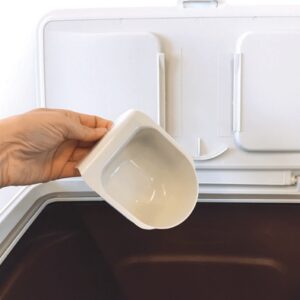 Food poring container