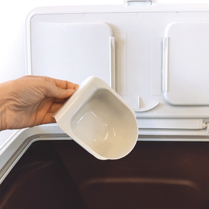 Food poring container